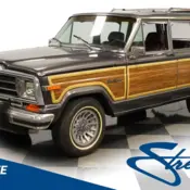 1988 Dover Gray Metallic Jeep Grand Wagoneer thumbnail
