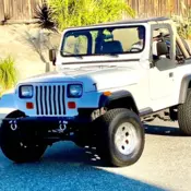 1991 White Jeep Wrangler thumbnail