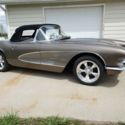 1961 Fawn Chevrolet Corvette thumbnail