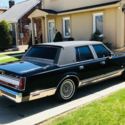 1988 Black Lincoln Town Car thumbnail