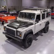 1986 Ivory White Land Rover Defender thumbnail