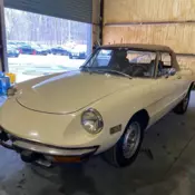 1973 Beige Alfa Romeo Spider thumbnail