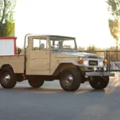 1984 sand dune Toyota Land Cruiser thumbnail