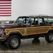 1988 Grenadine Metallic Jeep Grand Wagoneer thumbnail