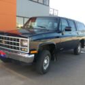 1990 Blue Chevrolet Suburban thumbnail