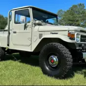 1985 Gray Toyota Land Cruiser thumbnail