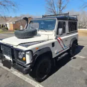 1991 White Land Rover Defender thumbnail