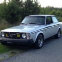 1980 Silver Volvo 240 thumbnail