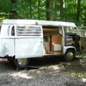 1971 White Volkswagen Bus/Vanagon thumbnail