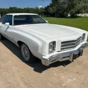 1976 White Chevrolet Monte Carlo thumbnail