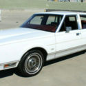 1986 White Lincoln Town Car thumbnail